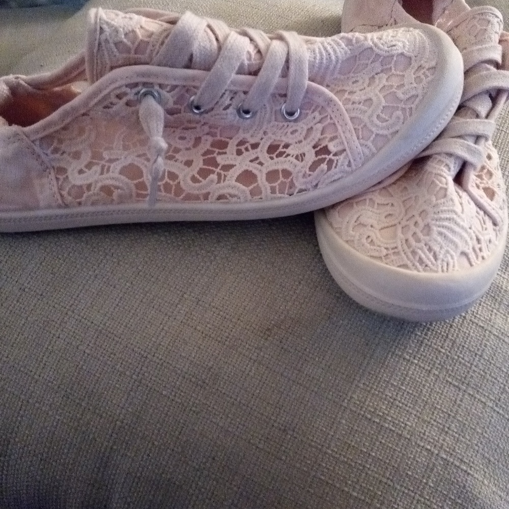 Women's slip on shoes